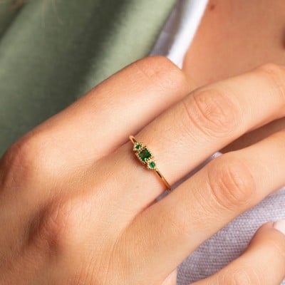 Princess Cut Emerald Green 925 Sterling Silver Yellow Gold 3-Stone Stackable Minimalist Engagement Ring