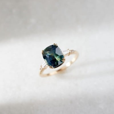 Cushion Cut Emerald Green 925 Sterling Silver Yellow Gold 3-Stone Engagement Ring